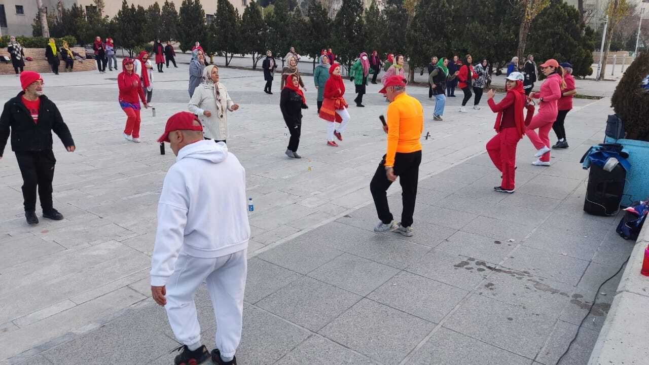 ورزش صبحگاهی با طعم و رنگ یلدایی ورزش صبحگاهی با طعم و رنگ یلدایی