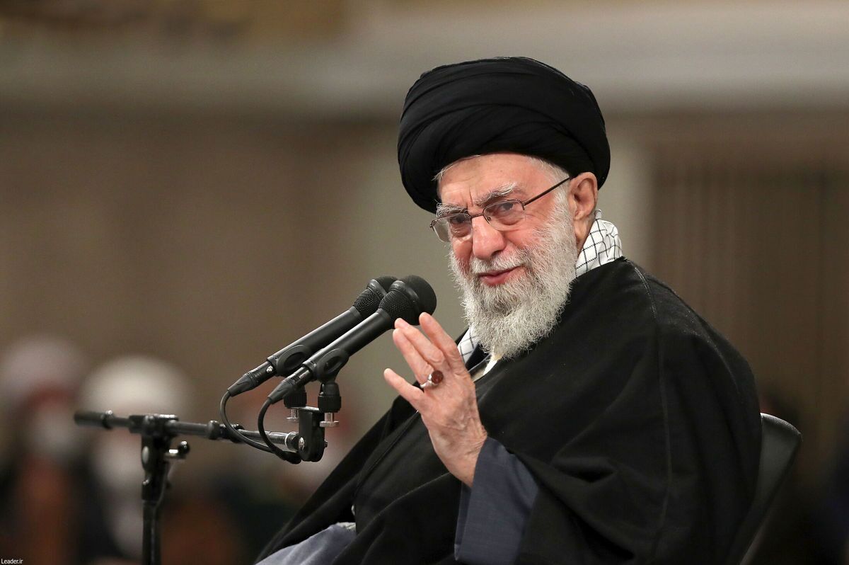 تذکر رهبری به برخی مسئولان بدلیل انجام کارهای بیقاعده در موضوع حجاب