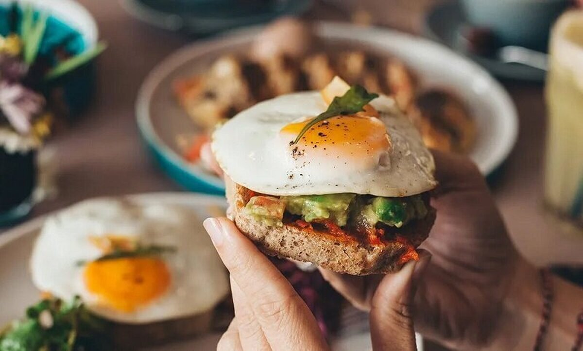 زمان صبحانه خوردن بر طول عمر اثر می‌گذارد
