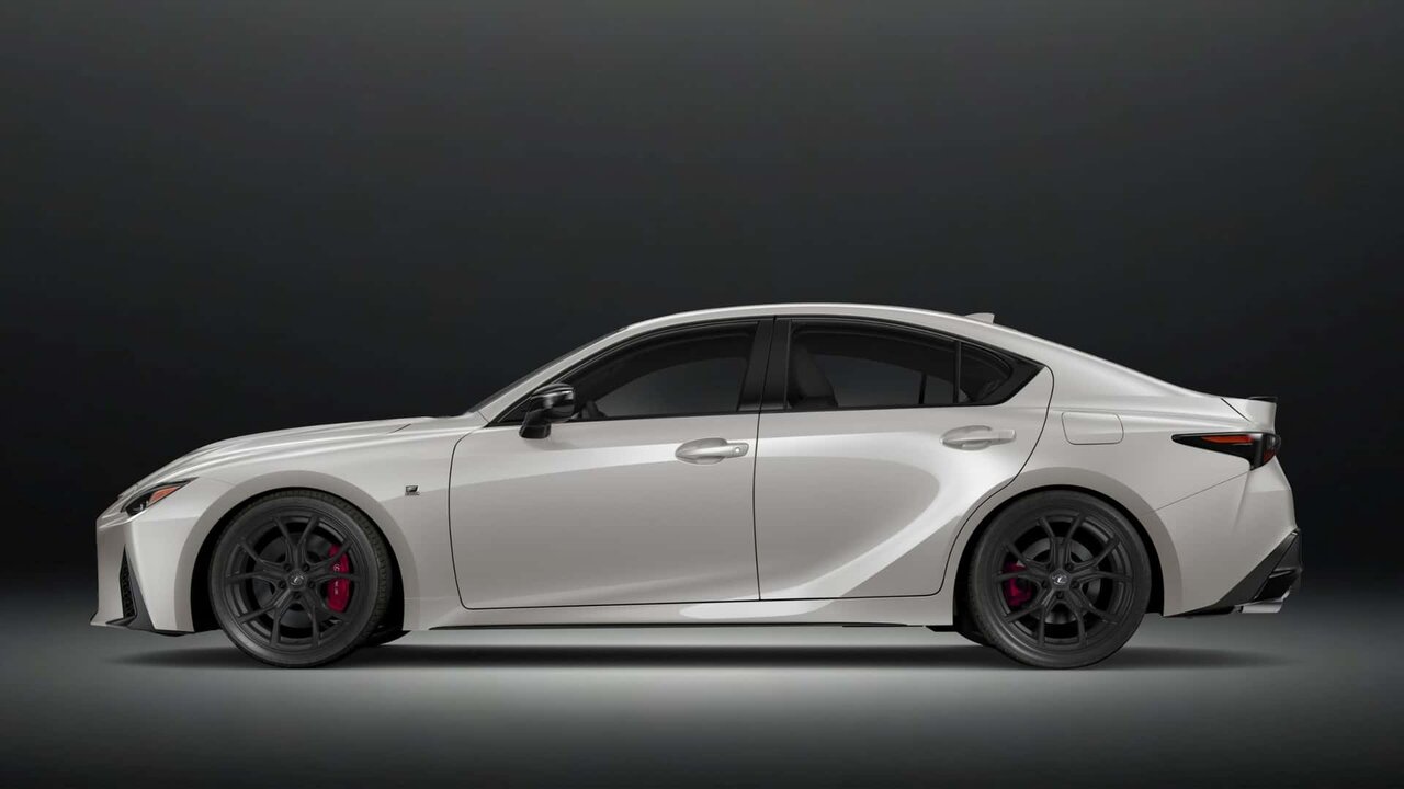 رنگهای محبوب سال ۲۰۲۵ در صنعت خودروسازی