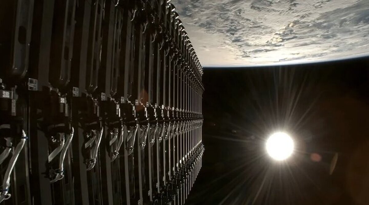 یک ماهواره استارلینک از کنترل خارج شده و به سمت زمین در حرکت است